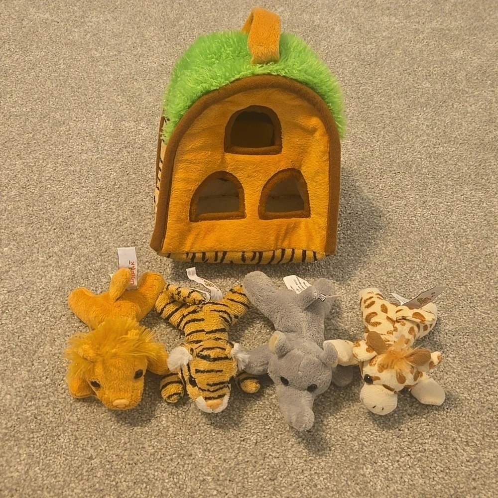 Unipak Safari Animal Plush Backpack With 4 Animal Finger Puppets - Picture 7 of 8